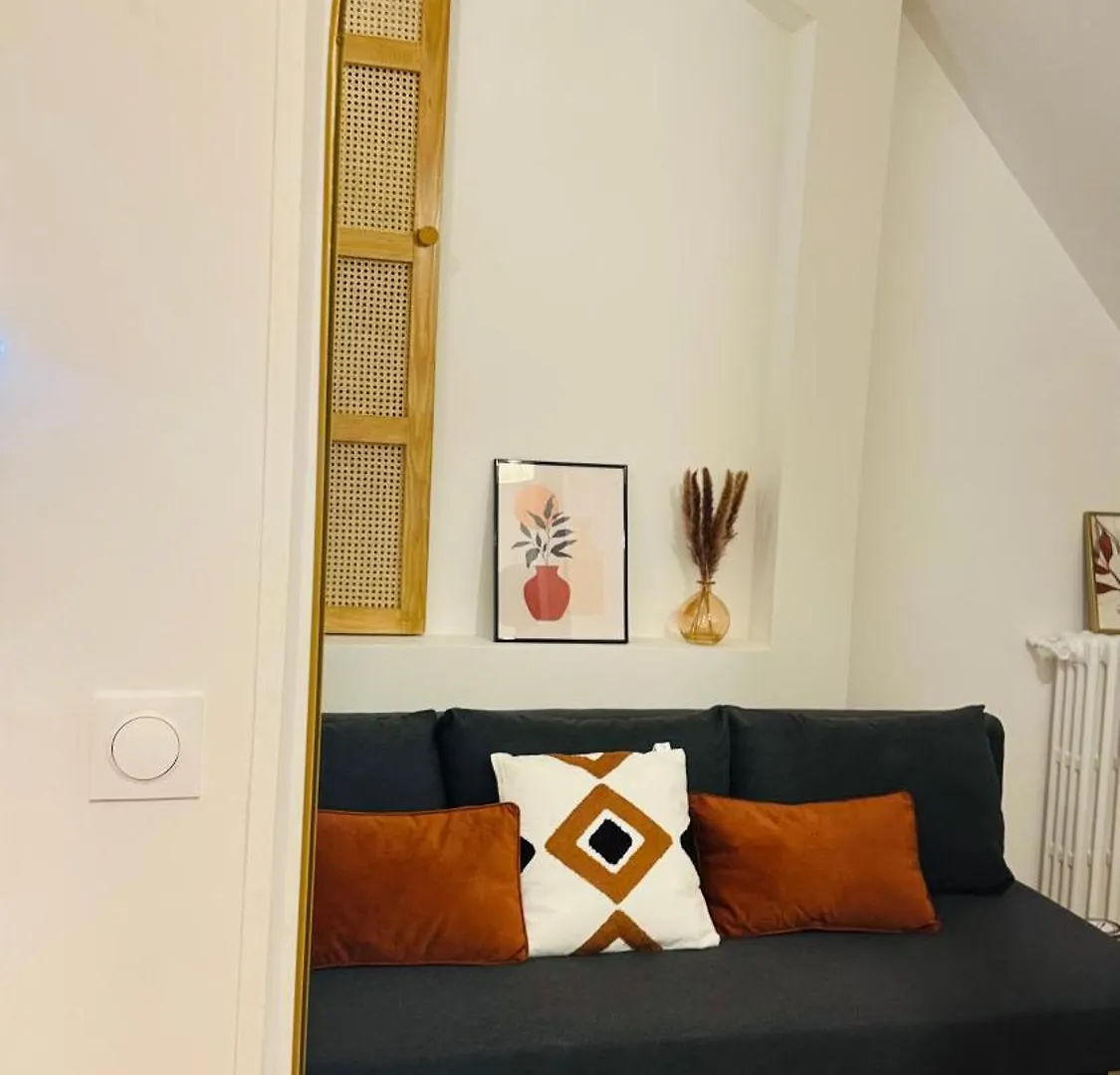 Appartement Cosy Avenue Niel Paris 0*,  France