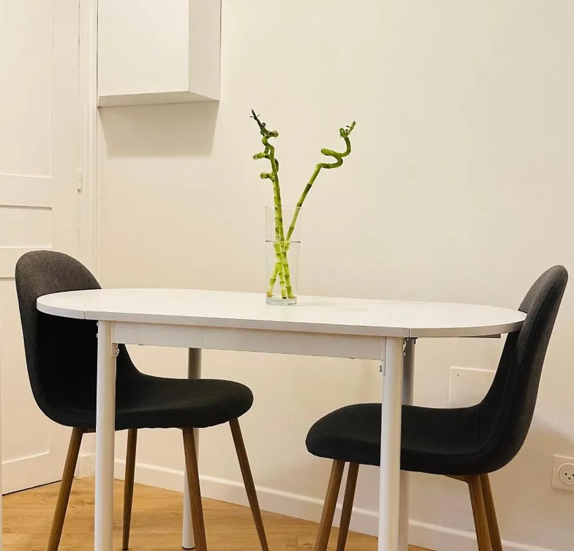 Apartment Appartement Cosy Avenue Niel Paris